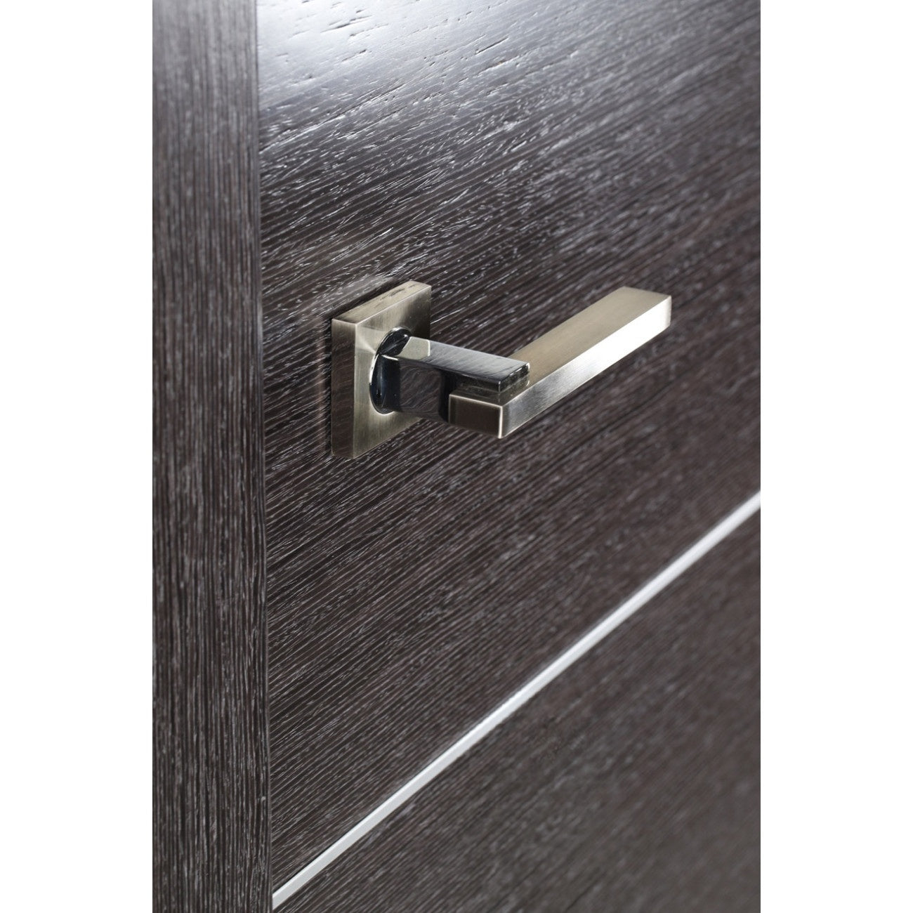 Avanti 4H Black Apricot